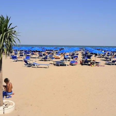 Homely Nest With Shared Swimming Pool - Beahost Rosolina Mare